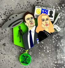 Load image into Gallery viewer, VAULT - The Truth is out there Insert (Will require an interchangeable necklace plate to be wearable)