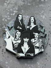 Load image into Gallery viewer, Goth Queens Brooch