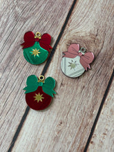 Load image into Gallery viewer, Seconds Bauble Brooch